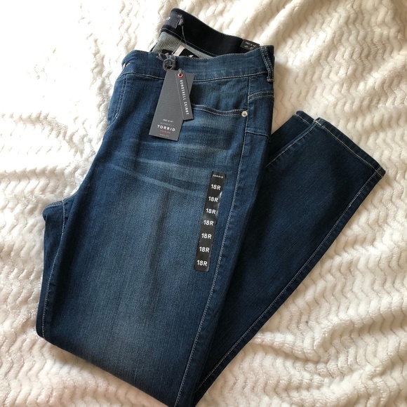 Torrid Bombshell Skinny Jean Premium Dark Wash - Picture 11 of 12
